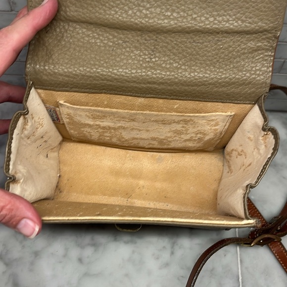Vintage Dooney and Bourke AWL 90s Mini  Crossbody  6.5” tall  7.5”wide  3” deep - Picture 7 of 10